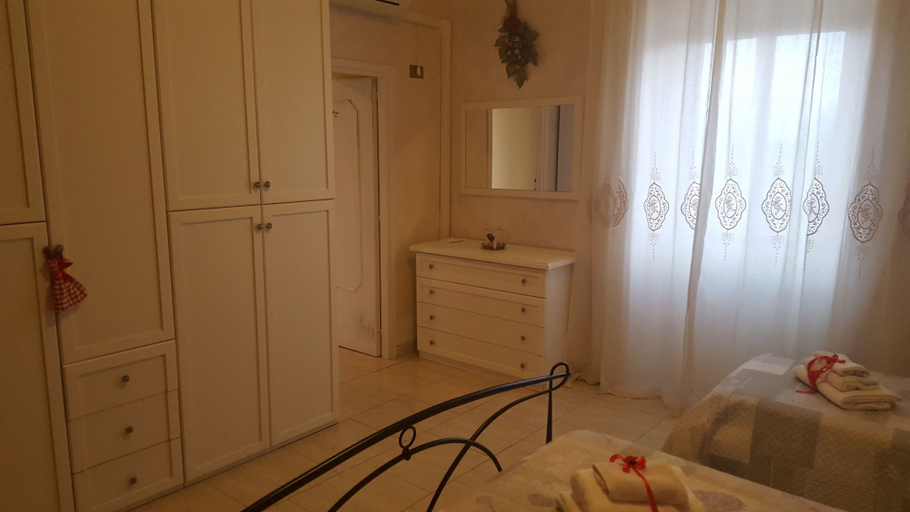 Bedroom 2, B&B Casale Shanti, Frosinone