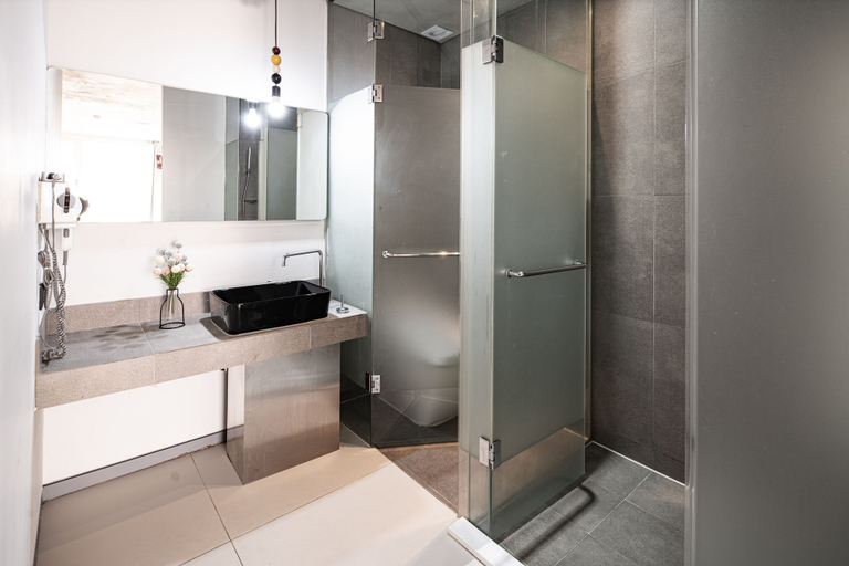 Bathroom 5, Hotel The Designers Hongdae, Mapo