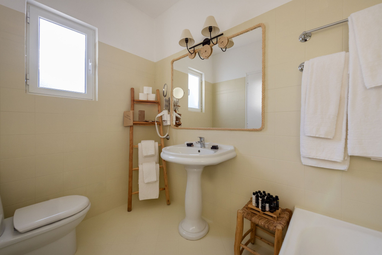 Bathroom 5, Parosland Hotel, South Aegean
