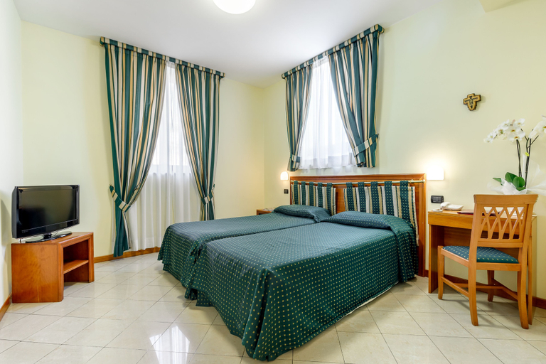 Bedroom 3, Residenza Paolo VI, Rome