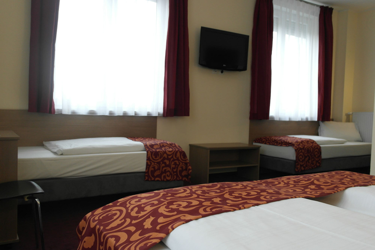 Bedroom 3, Dream Inn Hotel Regensburg, Regensburg