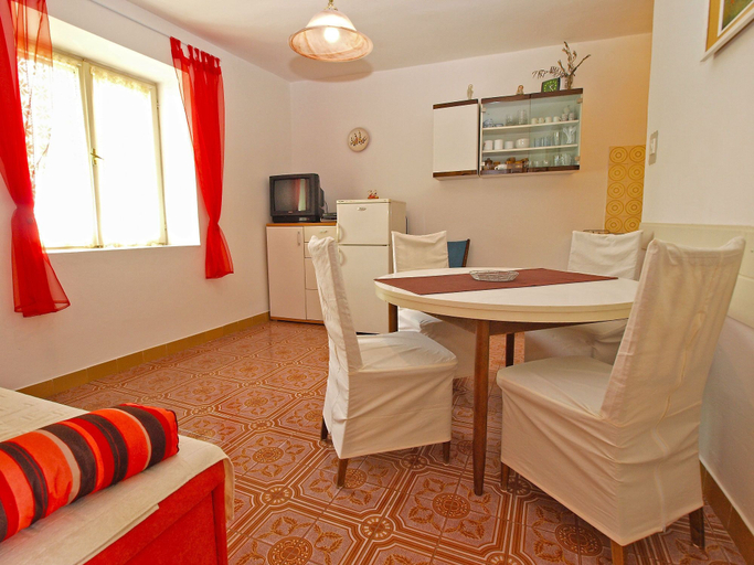 Others 5, Apartment 256, Medulin
