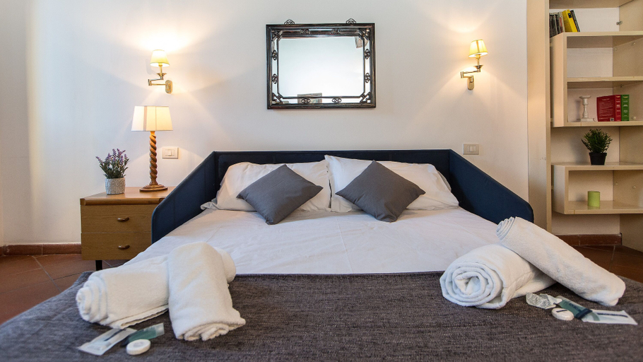 Room 4, Rental in Rome Scala Studio, Rome