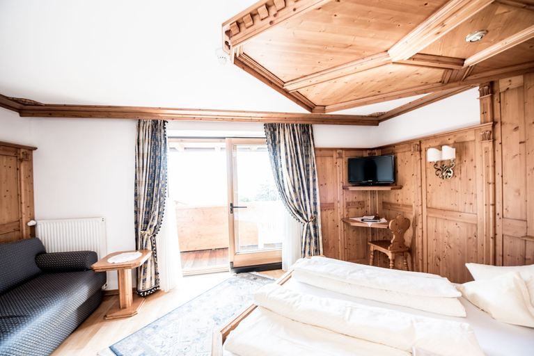 Bedroom 3, Enzian Genziana, Bolzano