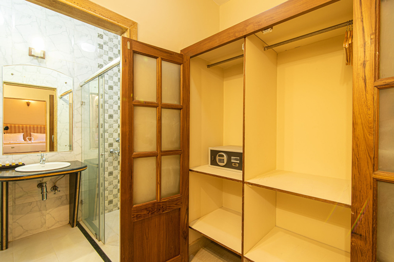 Bathroom 4, The Grand Leoney Resort, North Goa