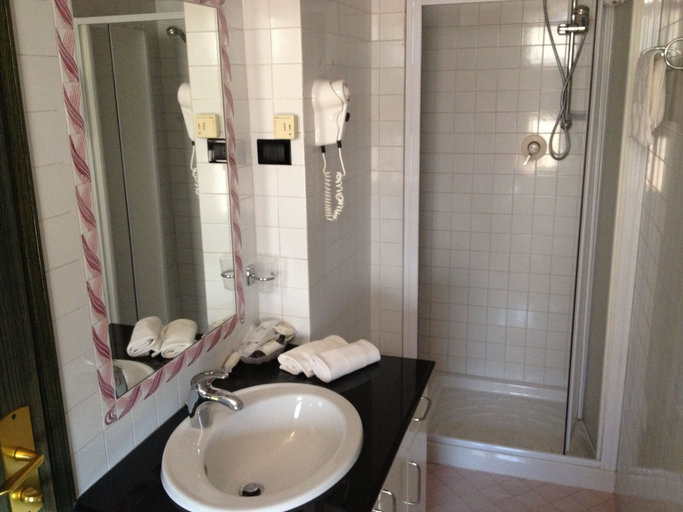 Bathroom 3, Mia Hotel Numana, Ancona