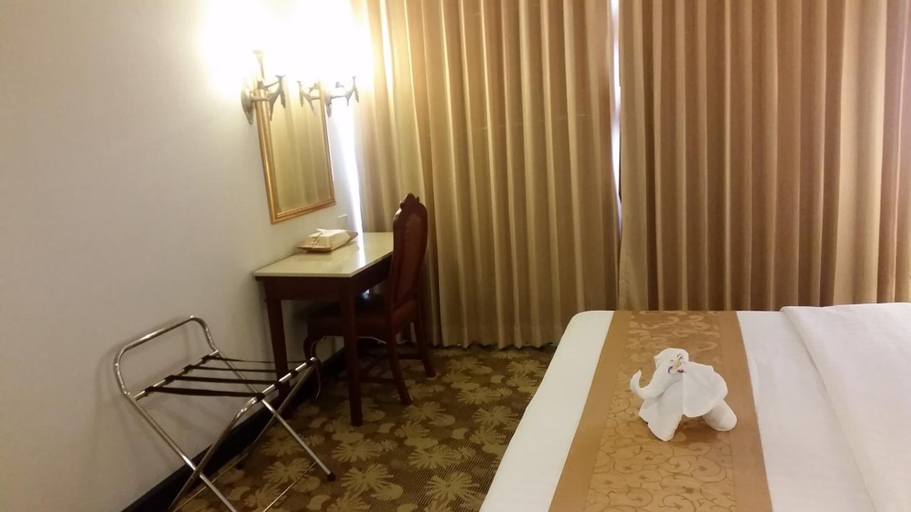 Bedroom 3, Ariston Hotel, Khlong Toey