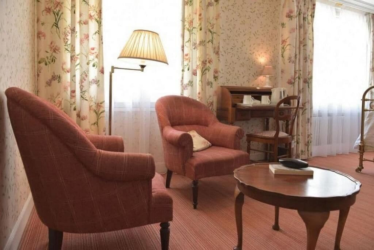 Others 5, Hotel Gradlon, Finistère