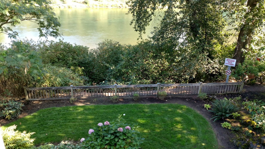 Others 5, Lewis River Inn, Cowlitz