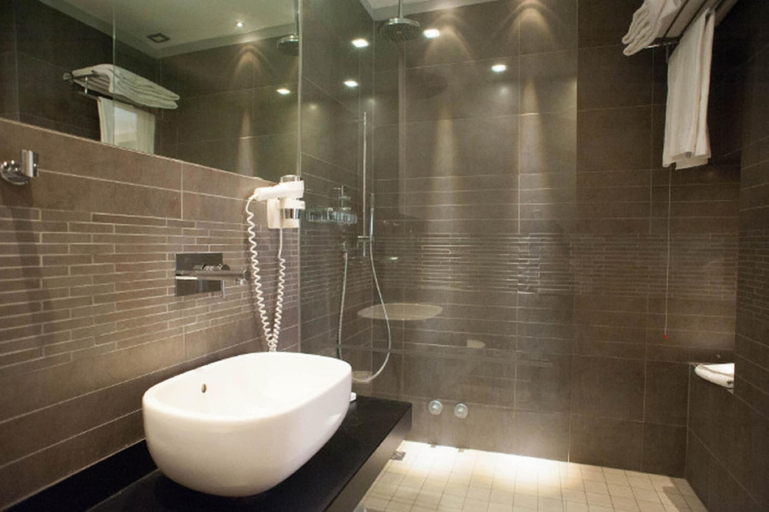 Bathroom 3, FerroHotel, Ragusa