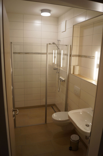 Bathroom 5, Braumeister Döbler - Ferienwohnungen, Neustadt an der Aisch-Bad Windsheim