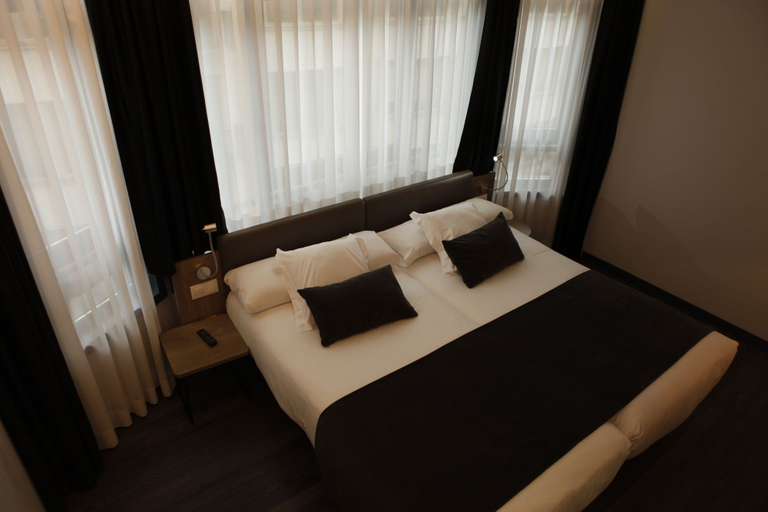Bedroom 4, Lux Santiago Hotel, A Coruña