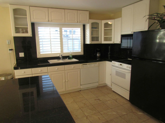 Others 4, 3 Bedroom Duplex with Ocean View, Orange