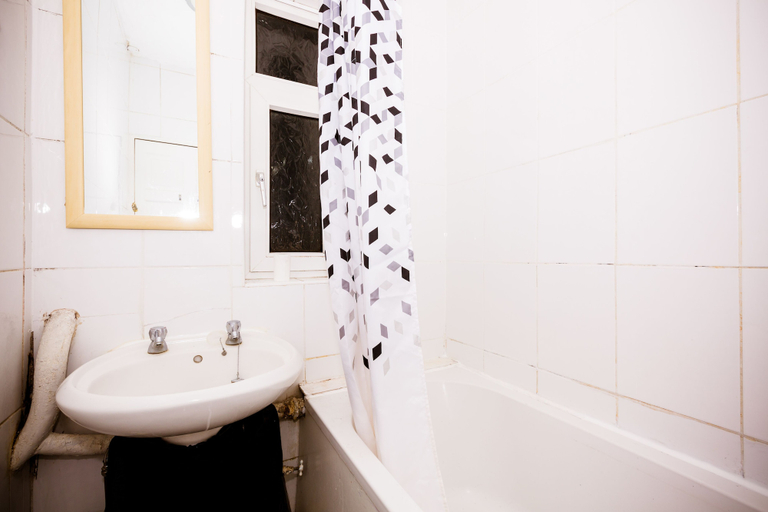 Bathroom 3, Colebert Avenue Apartment, London