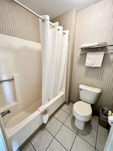 Bathroom 3, Court Plaza Inn & Suites, Cheboygan