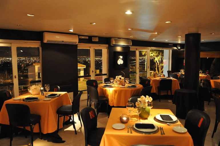 Food & Drinks 5, Portezuelo Hotel, Capital