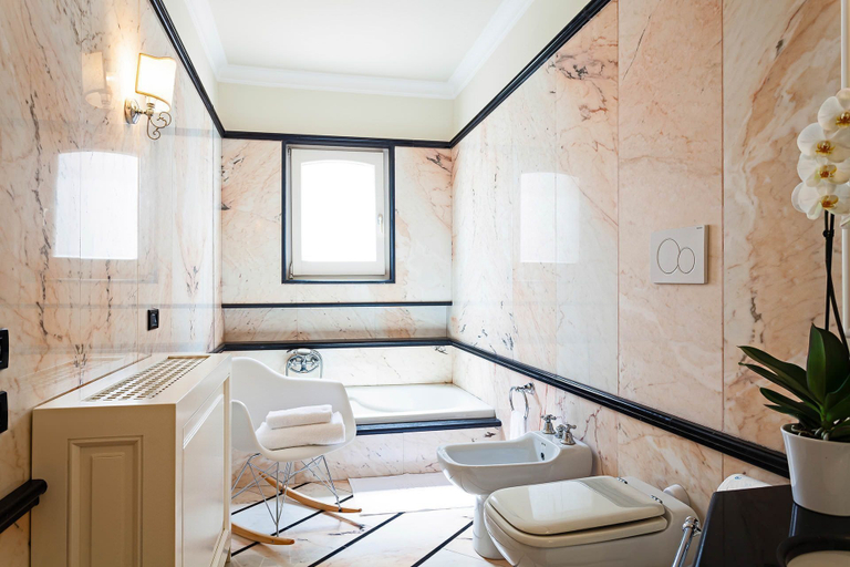 Bathroom 4, Villa Orlando, Napoli