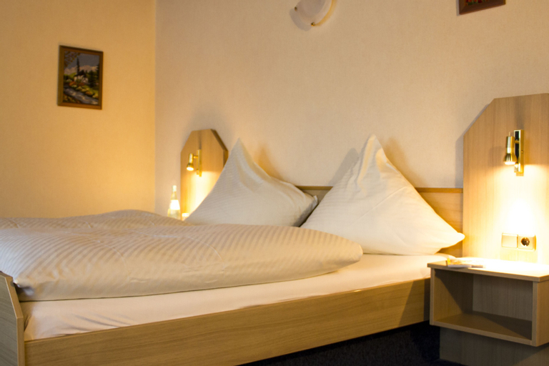 Bedroom 3, Zur Neroburg, Vulkaneifel