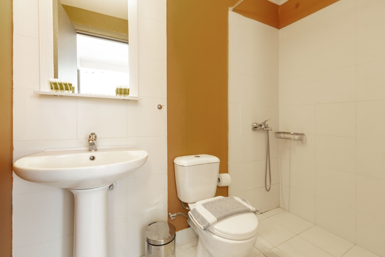 Bathroom 2, Psirri Place, Attica