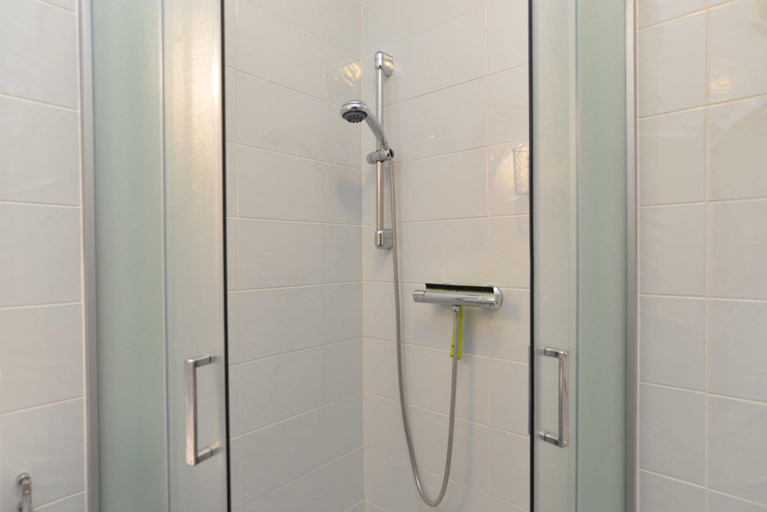 Bathroom 3, Apartment 628, Fažana