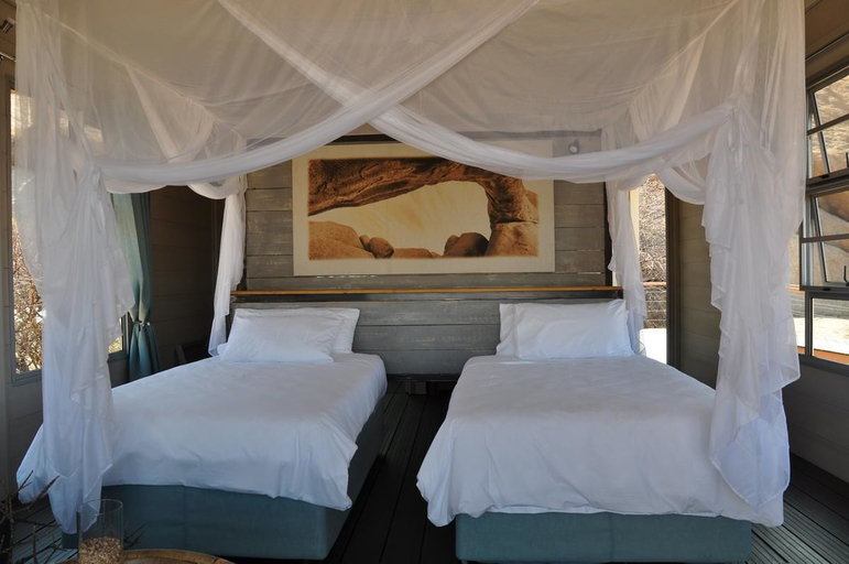 Bedroom 3, Spitzkoppen Lodge, Daures