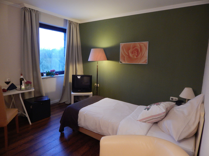 Bedroom 4, PARKHOTEL Rosarium, Pinneberg