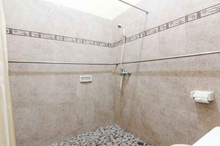 Bathroom 4, Hotel Tiger Yogyakarta, Sleman