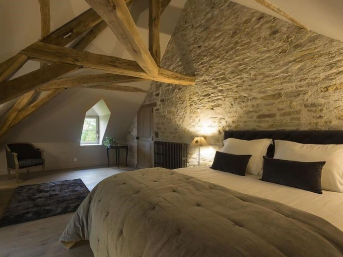 Bedroom 5, Le Pigeonnier Colbert, Yonne