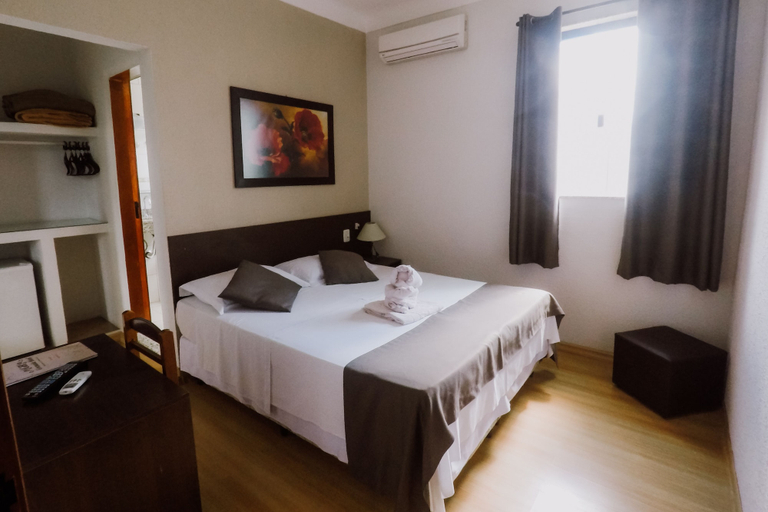 Bedroom 1, Alzira Granada Hotel, São Lourenço