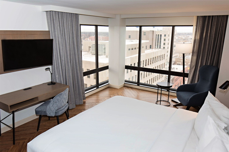 Bedroom 2, Radisson Blu Fargo, Cass