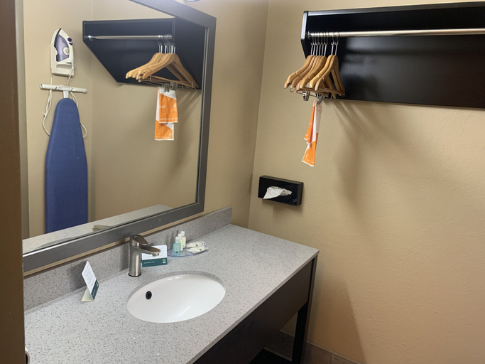 Bathroom 4, Quality Inn & Suites Brooksville I-75/Dade City, Hernando