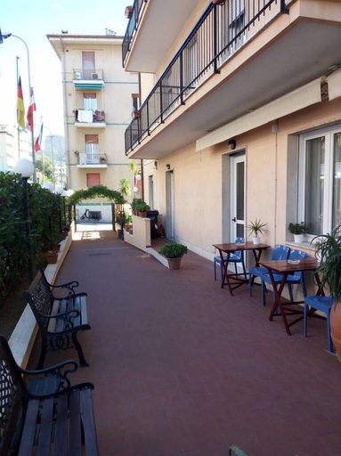 Others 5, Hotel San Nazario, Savona