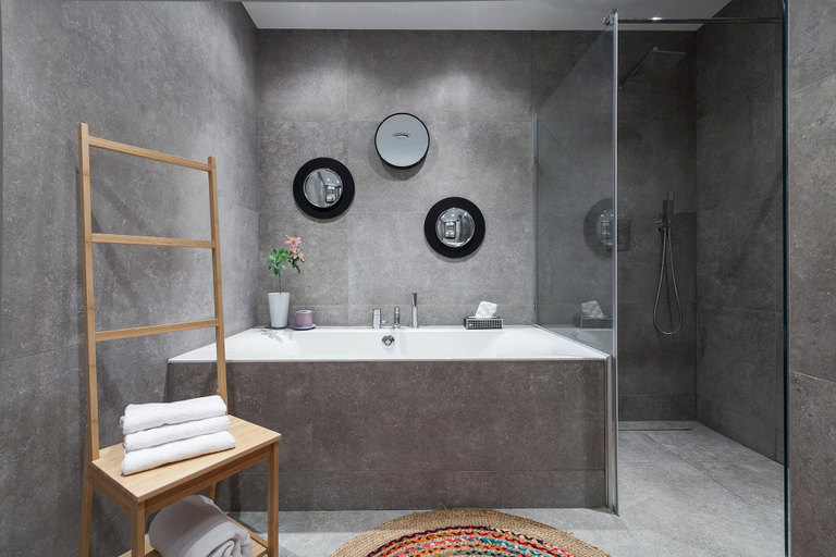 Bathroom 4, Unit 4 - Spacious Smart Home Triplex Private Garden & Parking, Bruxelles