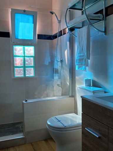 Bathroom 4, C&H Aravaca Garden, Madrid