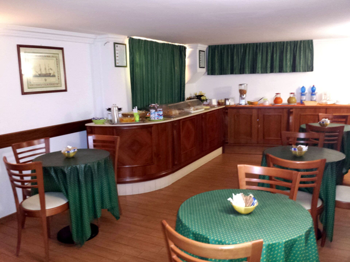 Food & Drinks 5, Hotel Traghetto, Rome