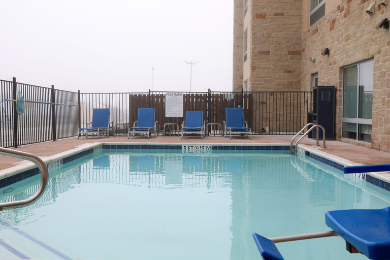 Sport & Beauty 2, Holiday Inn Express & Suites FORNEY by IHG, Kaufman