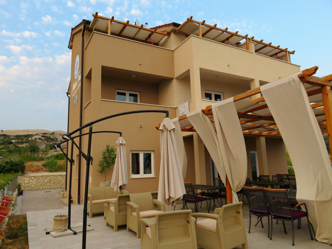 Exterior & Views 2, Bed & Breakfast Marta & Tona, Novalja