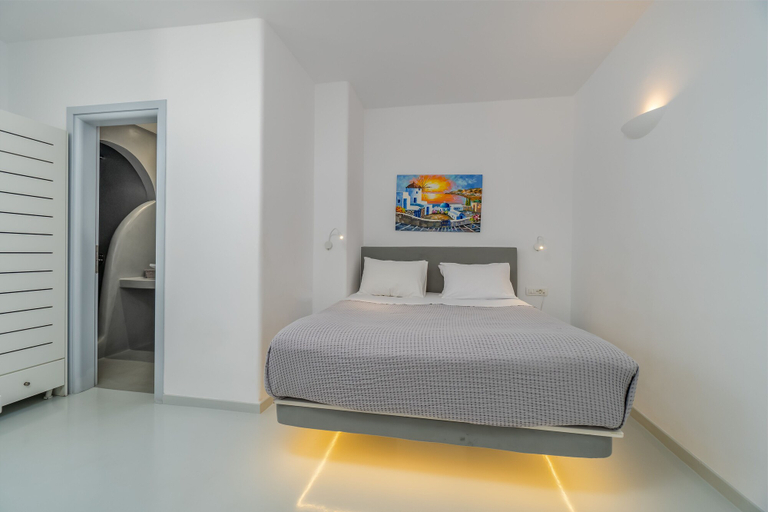 Bedroom 3, Central Fira, South Aegean