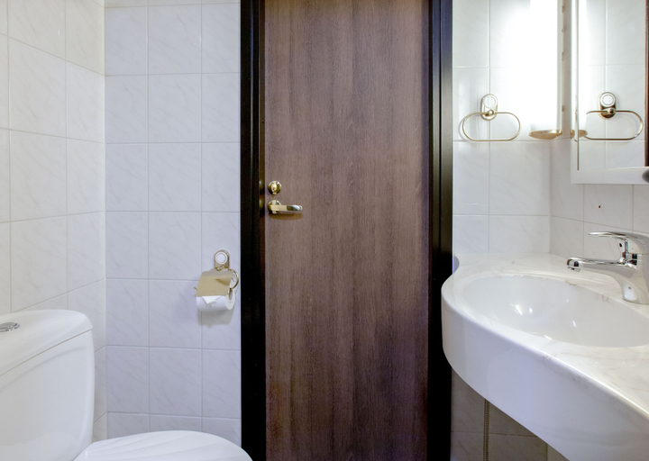 Bathroom 4, Holiday Club Turun Caribia, Finland Proper