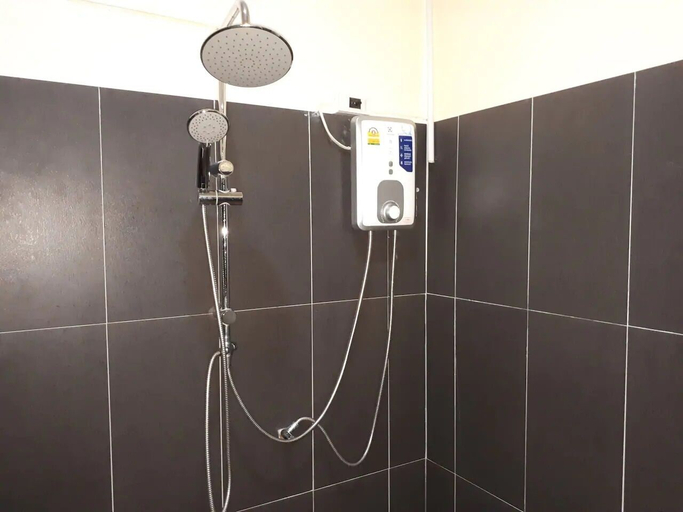 Bathroom 4, Rainbow Sky Hotel Samet, Muang Rayong