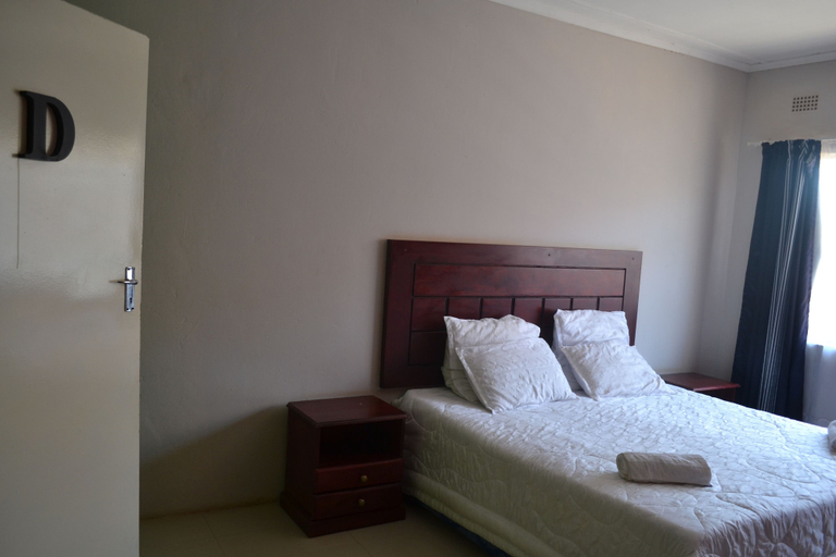 Bedroom 2, Honeybed Lodge, Lusaka