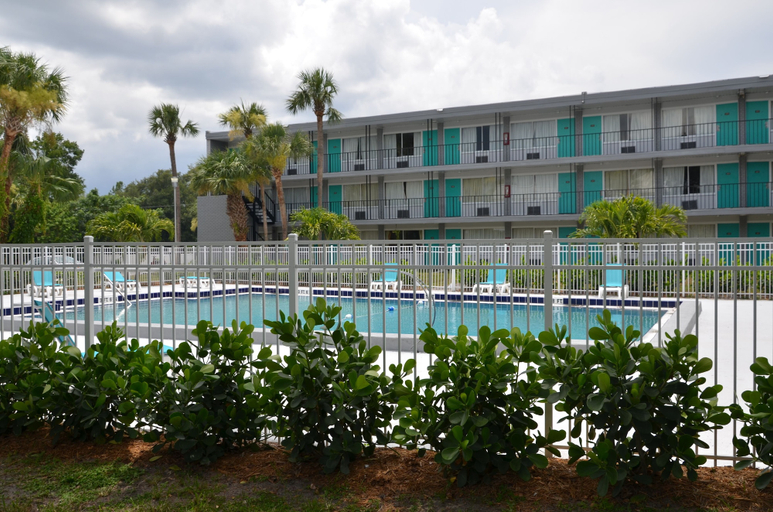 Exterior & Views 2, Altamonte Springs Hotel and Suites, Seminole