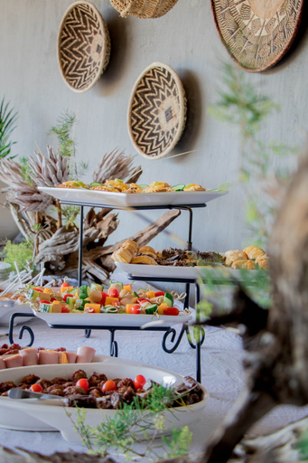 Food & Drinks 5, African Safari Lodge, Cacadu
