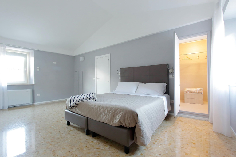 Bedroom 5, Guest House Viaroma, Macerata