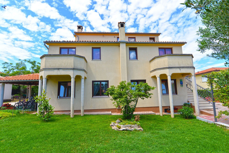Exterior & Views 2, Apartment 739, Pula