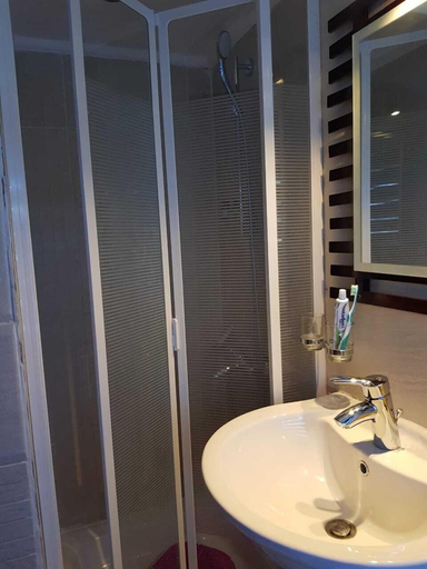 Bathroom, Gorgonia Nile cruise, 7 nights from Luxor, Luxor