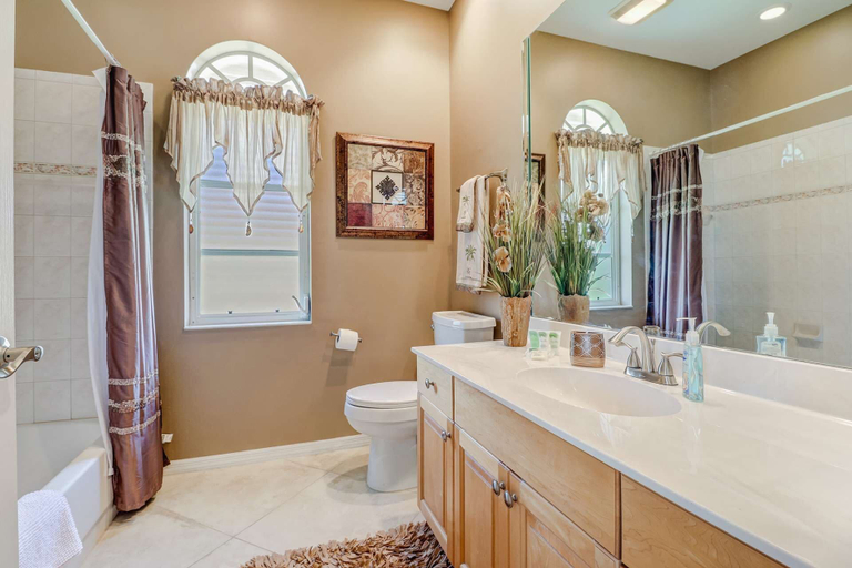 Bathroom 2, 833 Monticello Ct, Lee