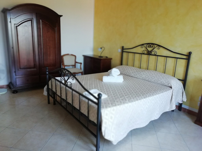 Bedroom 2, Golden House Cheravanna da Marco, Salerno