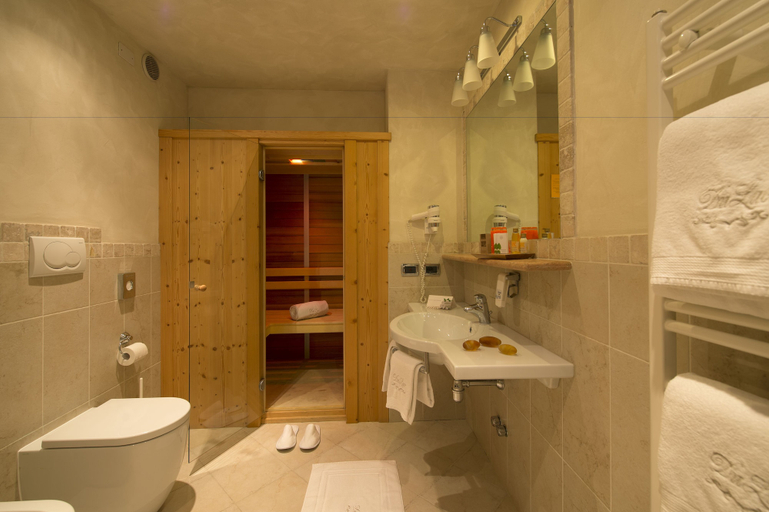 Bathroom 4, Du Lac Vital Mountain Hotel, Trento