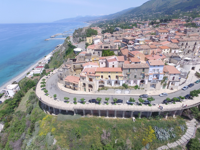 Exterior & Views 2, Un Oblò sul Mare, Cosenza